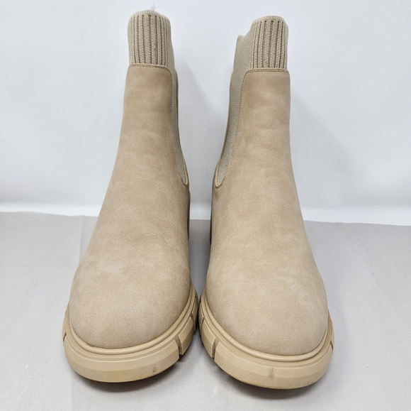 ZBY Ankle Boots Womens Sz 8 Beige Faux Suede Sock Pull On Chunky Sole Winter - Picture 2 of 9